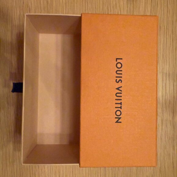 My LV Chain Two Classique Square Sunglasses - Picture 5 of 8